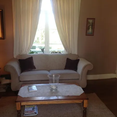 ベッド・アンド・ブレックファスト Chanteraine 3*