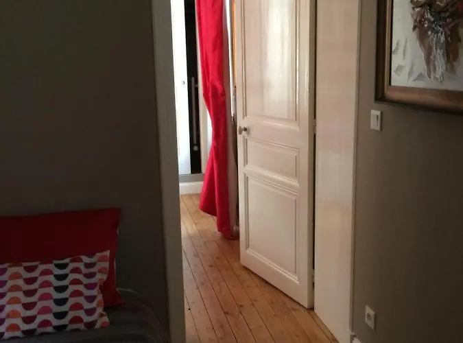 Chanteraine Couette-café 3*